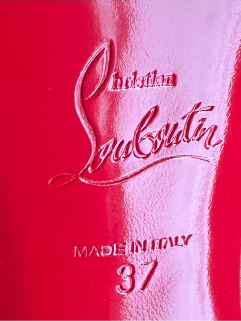 Christian Louboutin Mary
Fannylove Suede heels RETAIL
1,045 - Picture 10 of 13